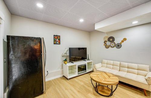 Des Moines Appartement | 1 Mi to Puget Sound Shores Modern Des Moines Apt!