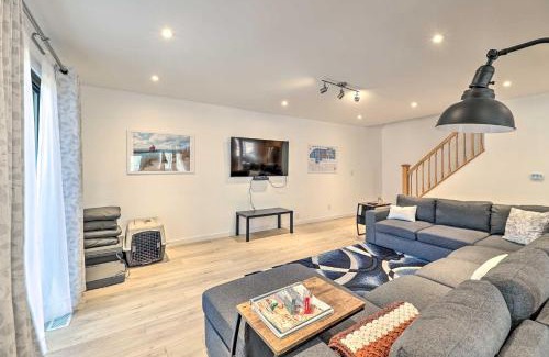 Holland Maison | 1 Mi to Tunnel Park Holland Home with Fire Pit