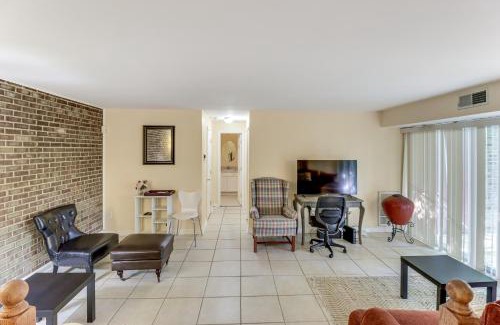 Berwyn Appartement | 1 Mi to UMD Convenient and Cozy Condo with Patio!