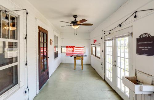 Lincoln Maison | 1 Mi to UNL Group Getaway with Game Area