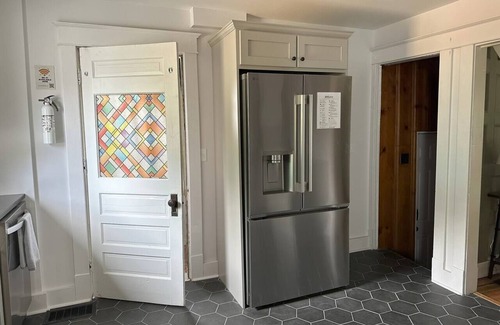 West End Maison | 1 mile to ASV, newly renovated with EV Charger