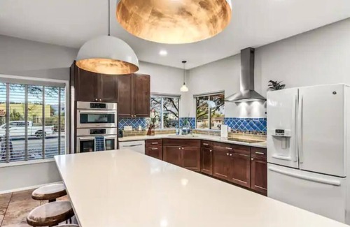 Jefferson Park Maison | 1 mile to UofA, 5 minutes to downtown. 360 views of city lights & mountains!