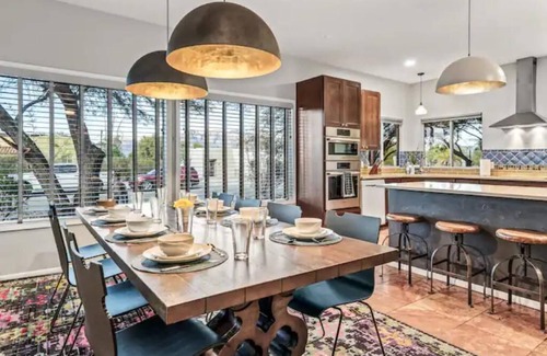 Jefferson Park Maison | 1 mile to UofA, 5 minutes to downtown. 360 views of city lights & mountains!