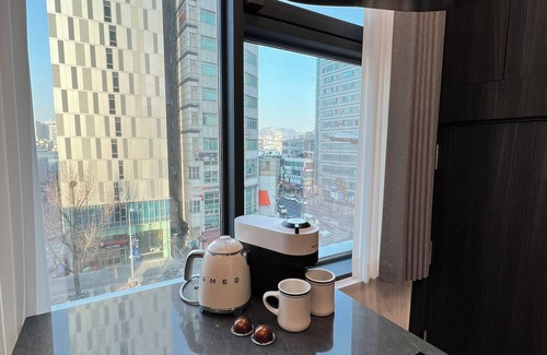 Jongno Appartement | 1-Minute walk to the metro&bus station, and biggest public market in Seoul!