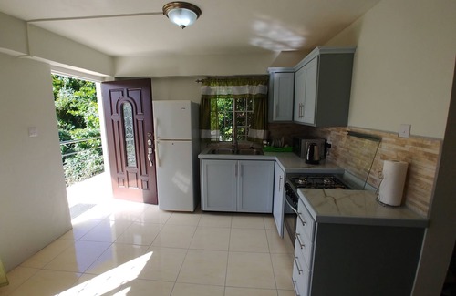 Marigot Bay Appartement | 1 Modern A/C apartment with pool. Walking distance from beach, shop & restaurant