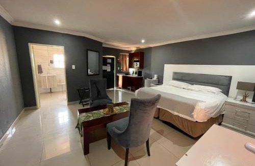 Thulamela Cabine | 1 OAK Resort