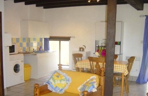Madre Maison | Joli cottage avec piscine - Le Cezanne - 1 de 3 gîtes (2-14 personnes).