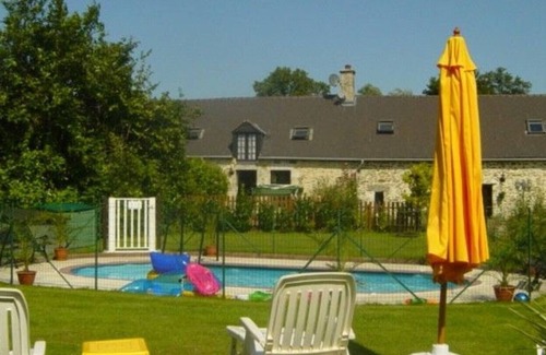 Madre Maison | Joli cottage avec piscine - Le Cezanne - 1 de 3 gîtes (2-14 personnes).