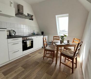 Limbach-Oberfrohna Appartement | 1 Raum Dachgeschosswohnung in ruhiger Lage