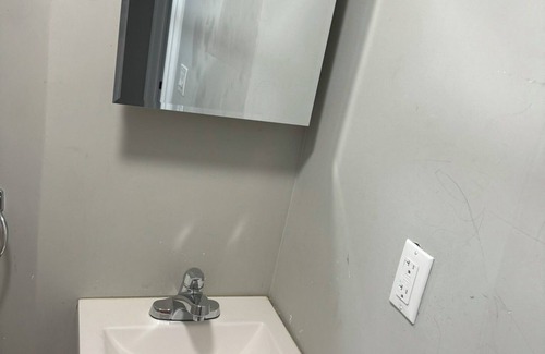 Kearny Cabine | 1 Room Available! Fully Updated with WIFI. Looking for 1 FEMALE STUDENT Only.n