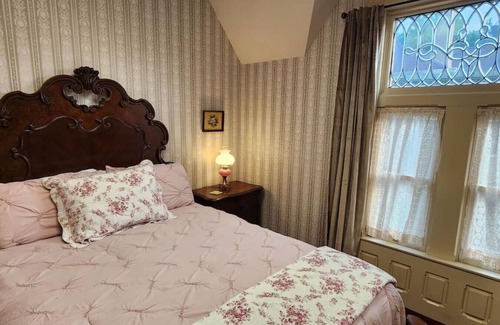 Springfield Hôtel | #1 Rose Room at The Feitshans House