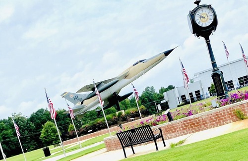 Tupelo Maison | #1 Stay on Elvis Presley Drive 1 mi to I 22, near aquatic ctr, downtown, arena.
