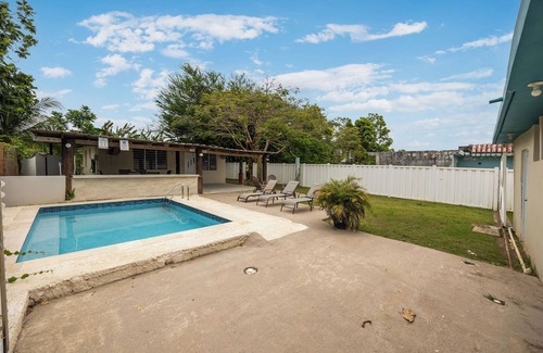 Rio Villa | 1 Step From The Beach | Pool | Pet Friendly | Modern Bedrooms