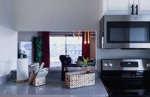 Beverly Appartement | #1 Top Flr Waterview ~ Lux Design ~ Pvt Balcony