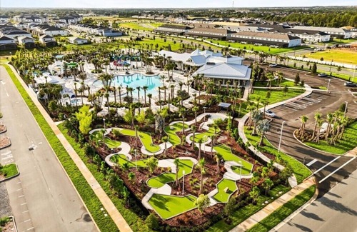 Four Corners Maison | 10 Bedrooms/8 Bathrooms/Windsor Cay (16207CC)
