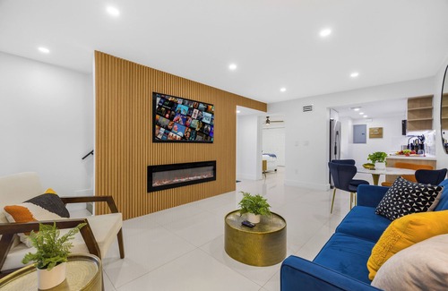 Coral Way Maison | 10 BEDS, 4 BATHS, Sleep 16 in the most Prime Location in Miami!