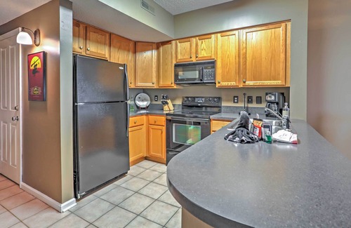 Red Hill Copropriété | Condo sur terrain de golf w / Pool - 10 Mi à Boardwalk!