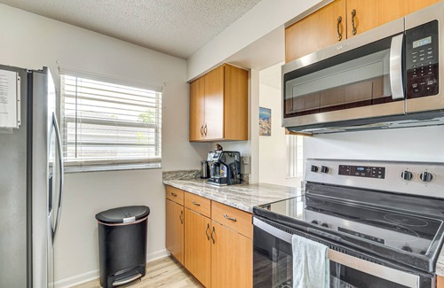 Silver Springs Shores Cottage | 10 Mi to Dtwn Ocala: Dog-friendly Home w/ Fire Pit