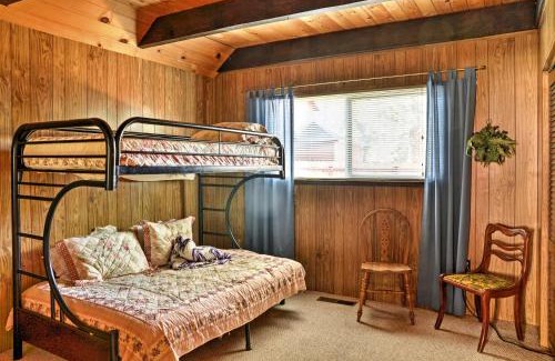 Christmas Valley Maison | 10 Mi to Lake Tahoe Beaches Home with Pool Table