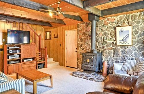Christmas Valley Maison | 10 Mi to Lake Tahoe Beaches Home with Pool Table