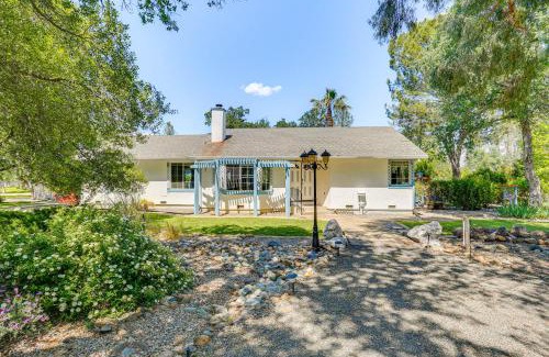 Happy Valley Maison | 10 Mi to Redding Serene Escape with Spacious Yard!