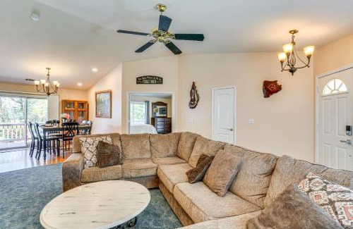 Happy Valley Maison | 10 Mi to Redding Serene Escape with Spacious Yard!
