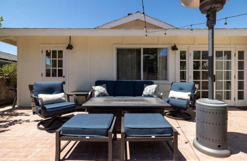 University City Maison | 10 min to Beach Central Villa
