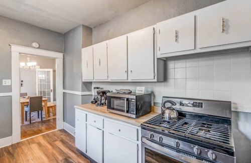 Memphis Maison | 10 Min to U of Memphis-Rozelle Retreat Right Unit