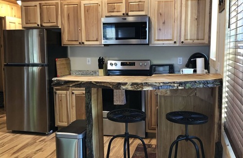 Laurens Cabine | 10 MINS to ASV, 20-25 MINS to CDP. Newly Renovated 2021/borders State Park