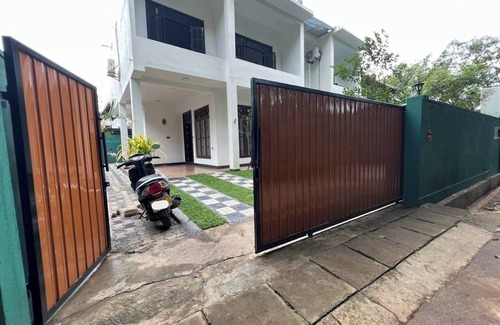 Matara Maison | 10 mins to Surf Point! Newly Renovated Air-Conditioned Balcony Room with WiFi