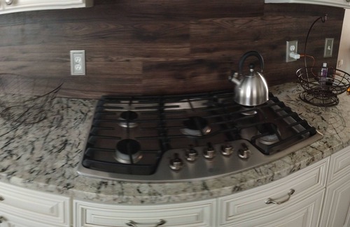 Katy Maison | 10 mins to Typhoon Texas! Comfy Katy 4 Bedroom, Family Friendly