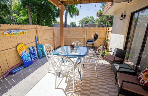 Port Orange Maison | 10 minutes drive from the beach! Close to popular attractions and the Speedway.