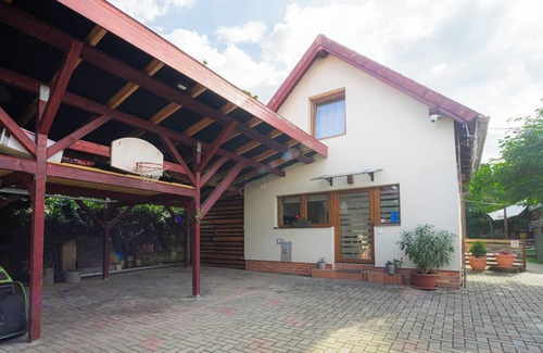 Torokbalint Maison | 10 minutes from Budapest Family apartment also for dogs