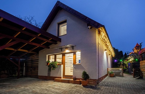 Torokbalint Maison | 10 minutes from Budapest Family apartment also for dogs