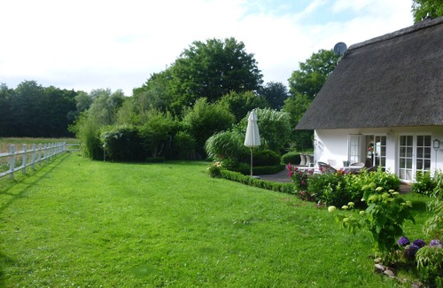 Klein Bollhagen Maison | Maison au toit de chaume "Am Wieseneck" avec jardin, près de la plage, internet, 3 vélos