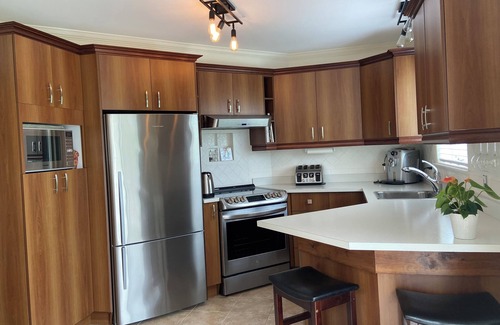 Breakeyville Maison | 10 minutes from the bridges, magnificent house in a quiet area