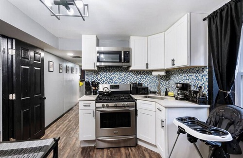 Little Village Appartement | Large 4 Bedroom - 3 King Beds