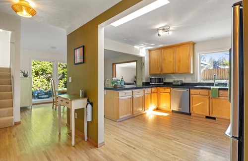 West Haven-Sylvan Maison | 10 minutes to downtown, 5 minutes to Nike+Intel