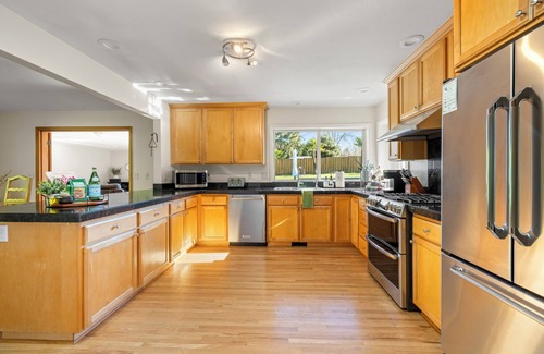 West Haven-Sylvan Maison | 10 minutes to downtown, 5 minutes to Nike+Intel
