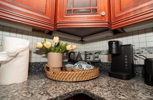 Milton Appartement | 10-Spacious 5BR apt with gym, games room in the attic