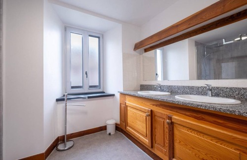 Saint-Laurent-de-Muret Maison | 100 m² Gîte ∙ 3 chambres ∙ 6 personnes