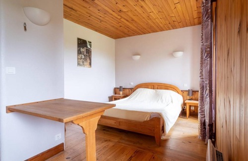 Saint-Laurent-de-Muret Maison | 100 m² Gîte ∙ 3 chambres ∙ 6 personnes
