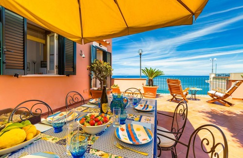 Casamicciola Terme Appartement | 100 m² Appartement ∙ 3 chambres ∙ 6 personnes