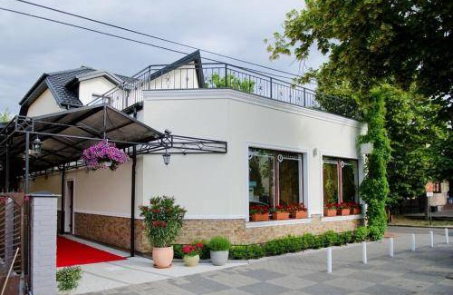 Plock Lit Et Petit-Déjeuner | 100 m² Chambre d'hôtes ∙ 3 chambres ∙ 7 personnes