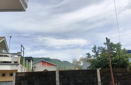 Dieng Kulon Station Balnéaire | 100 m² Résidence de vacances ∙ 3 chambres ∙ 8 personnes
