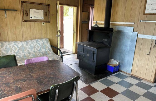 Kamloops Maison | 100% Off-Grid Lakefront Cabin in the Middle of the BC Wilderness