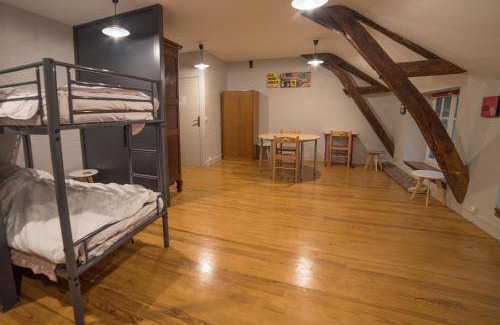 Becon-les-Granits Lit Et Petit-Déjeuner | 1000 m² Chambre d'hôtes ∙ 36 personnes