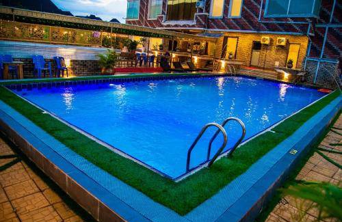 Igwuruta Hôtel | 1000 m² Hôtel ∙ 3 personnes