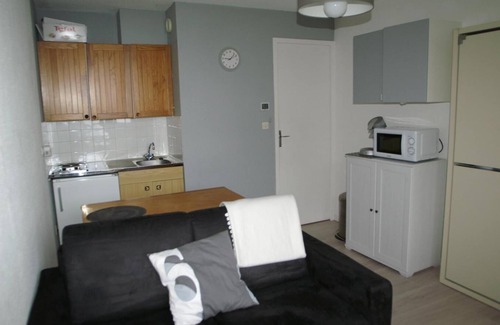 Prapoutel Appartement | 100m from resort center, parking, tv, ski locker, 18m², Les 7 Laux