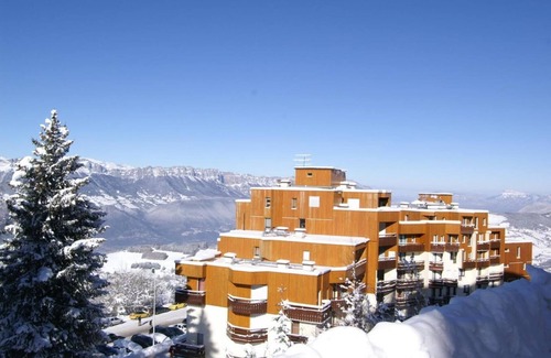 Prapoutel Appartement | 100m from resort center, parking, tv, ski locker, 18m², Les 7 Laux